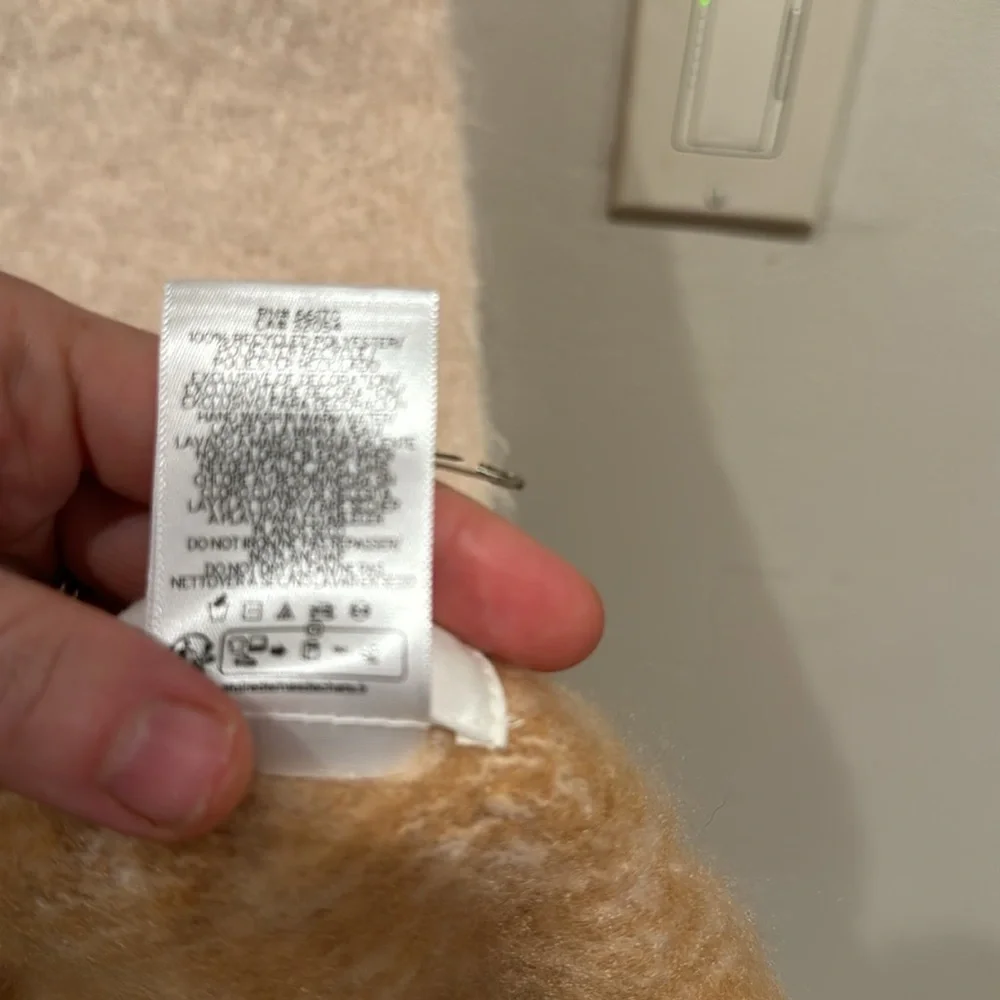 NWT Anthropologie , fuzzy‎ long sweater scarf